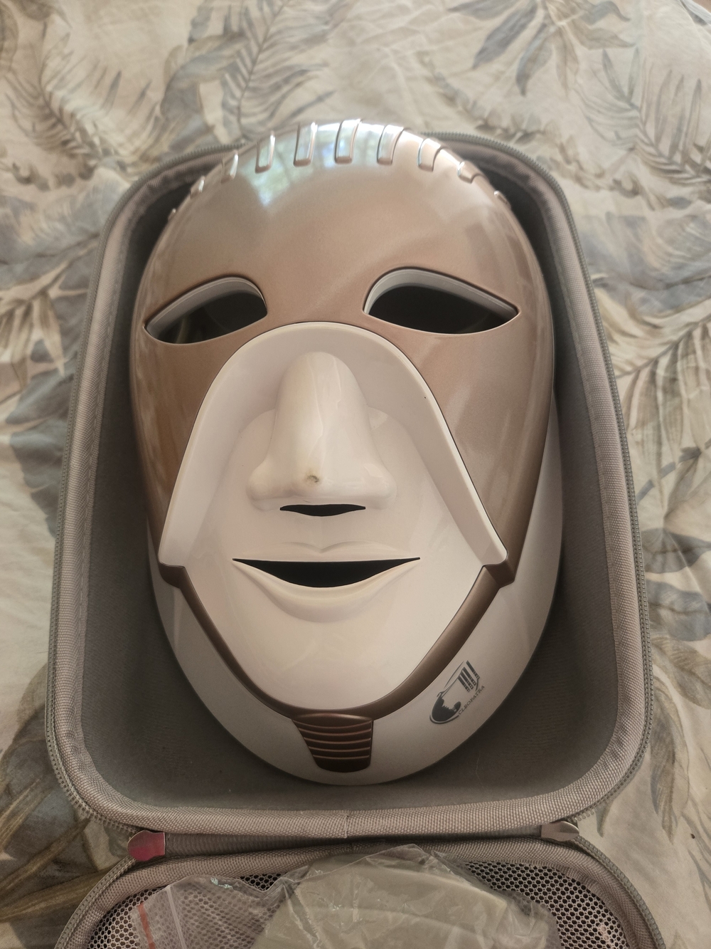 Cleopatra LED Facial Mask in Rose Pink & Champagne Accent